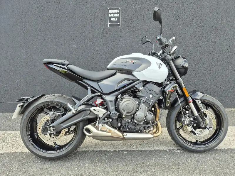 TRIDENT 660