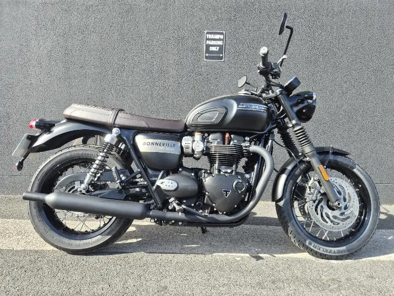 BONNEVILLE T120 Black GOLD LINE Edition