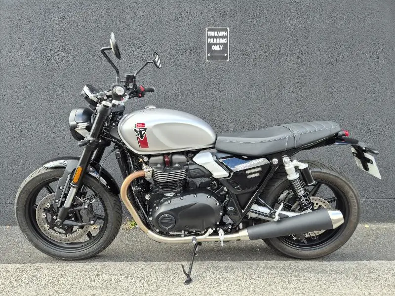 SPEED TWIN 900