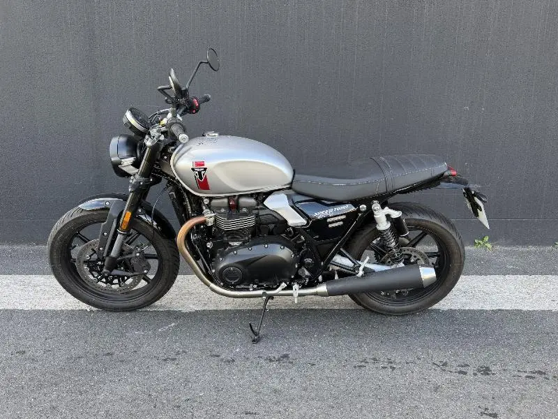 SPEED TWIN 900