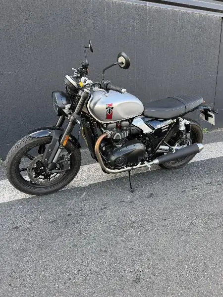 SPEED TWIN 900