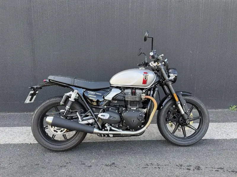 SPEED TWIN 900