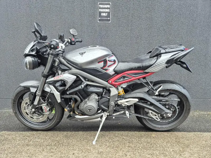 STREET TRIPLE 765 RS