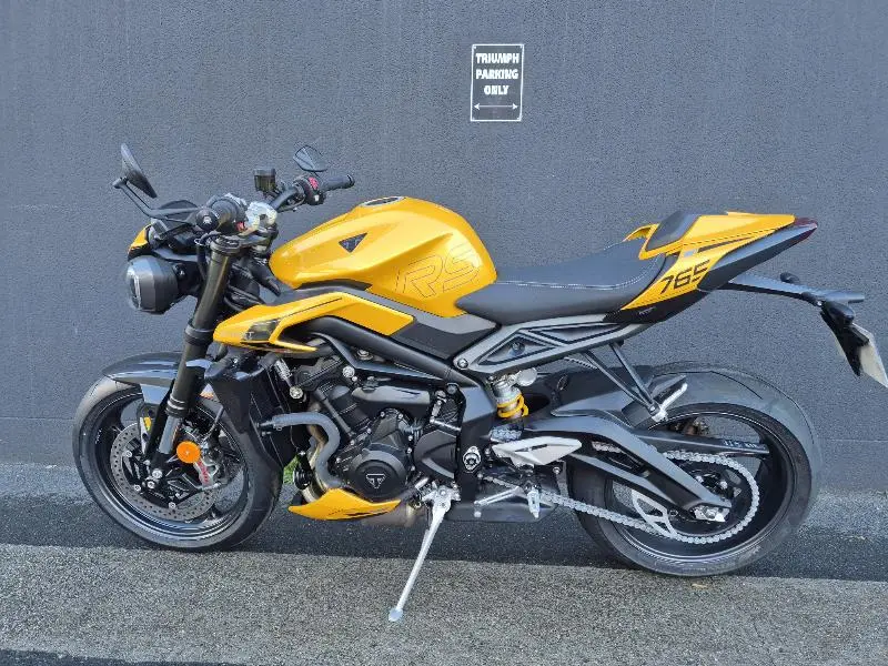 STREET TRIPLE 765 RS