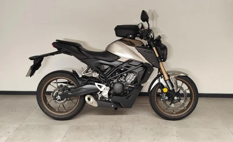 CB 125 R
