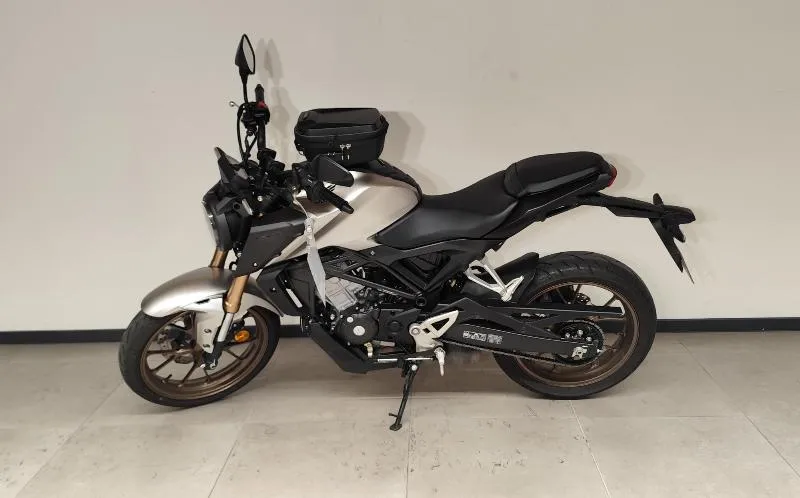 CB 125 R