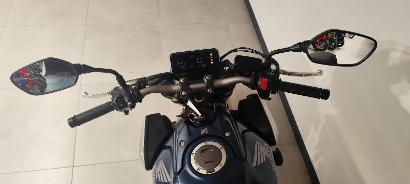 CB 650 R