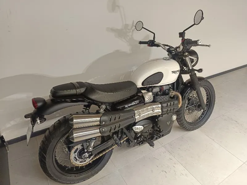 STREET SCRAMBLER  900