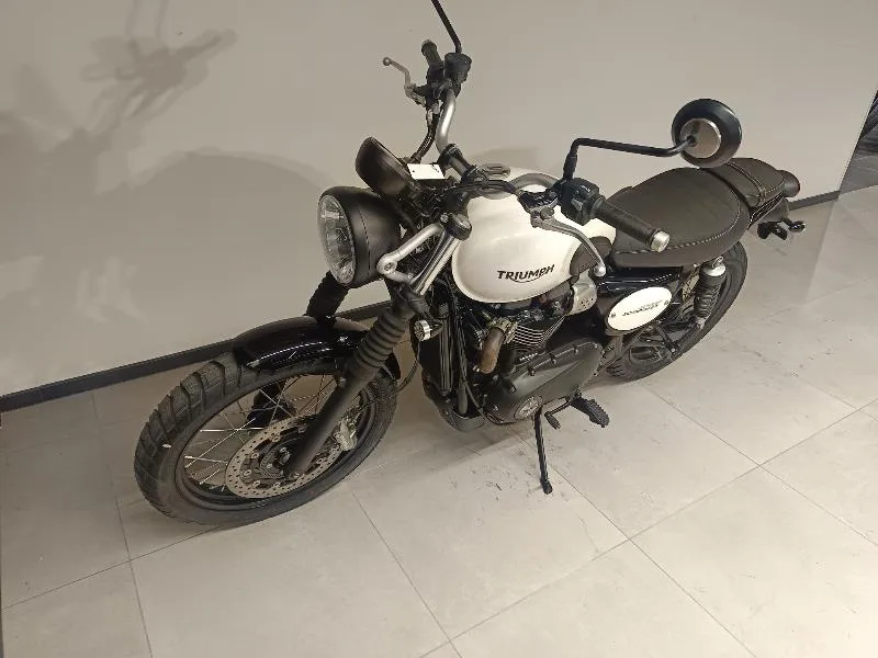 STREET SCRAMBLER  900