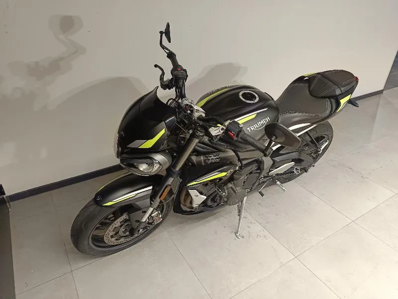 STREET TRIPLE 765 RS