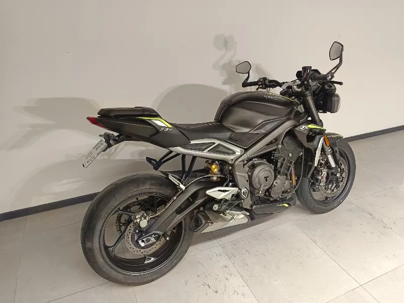 STREET TRIPLE 765 RS