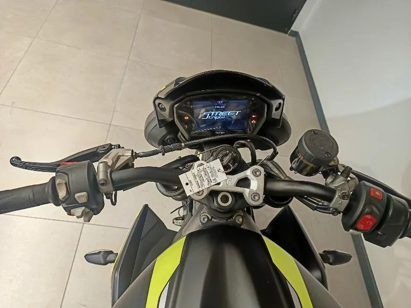 STREET TRIPLE 765 RS