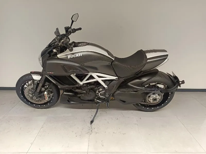 DIAVEL CARBON