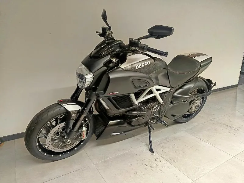 DIAVEL CARBON