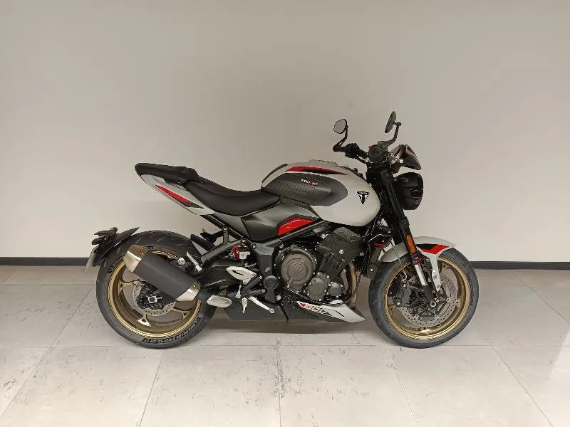 TRIDENT 800