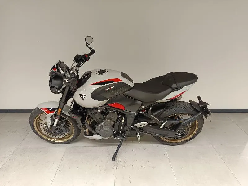 TRIDENT 800