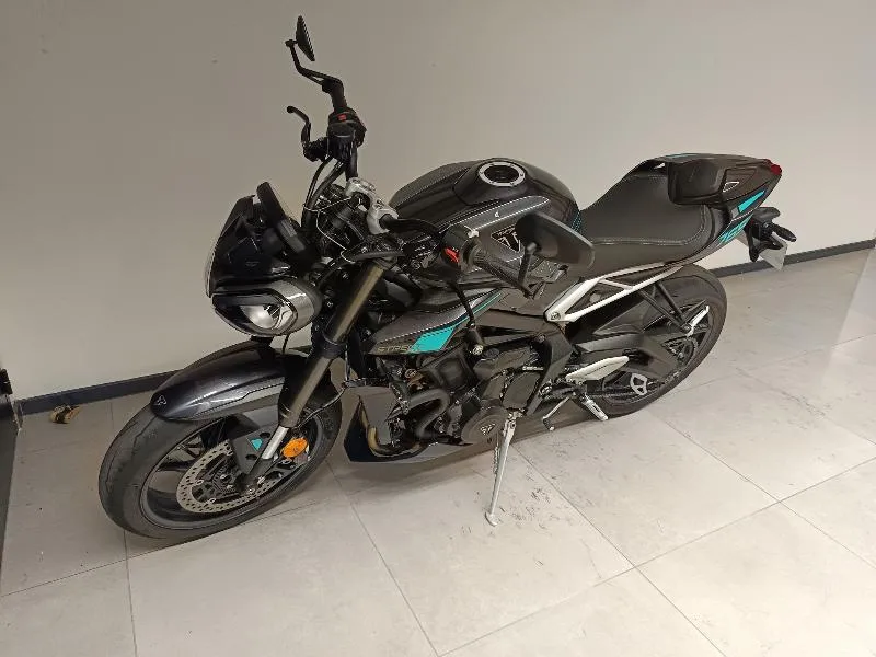 STREET TRIPLE 765 RS