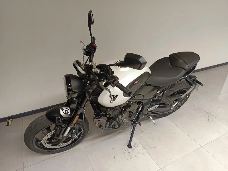 TRIDENT 660