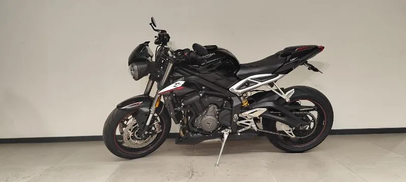 STREET TRIPLE 765 RS