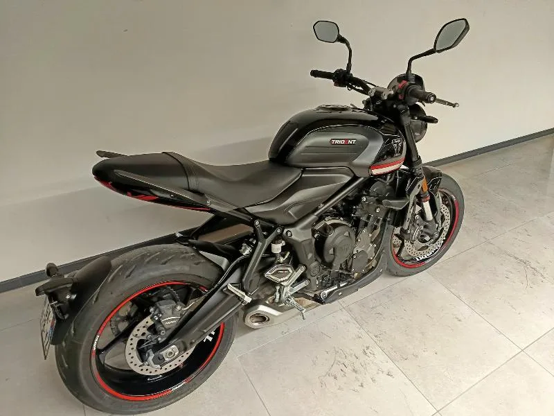 TRIDENT 660