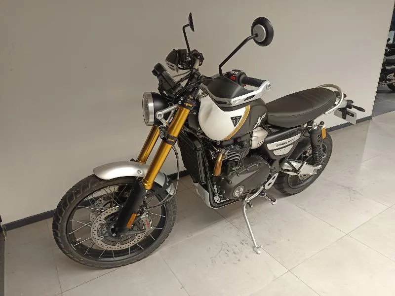 SCRAMBLER 1200 XE