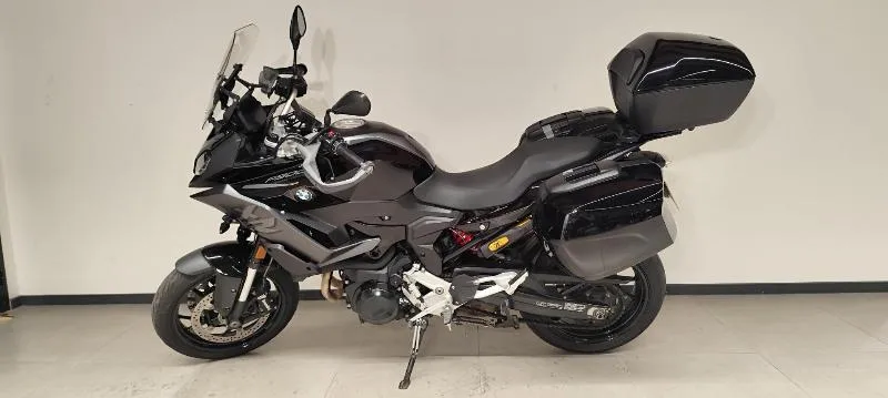 F 900 XR
