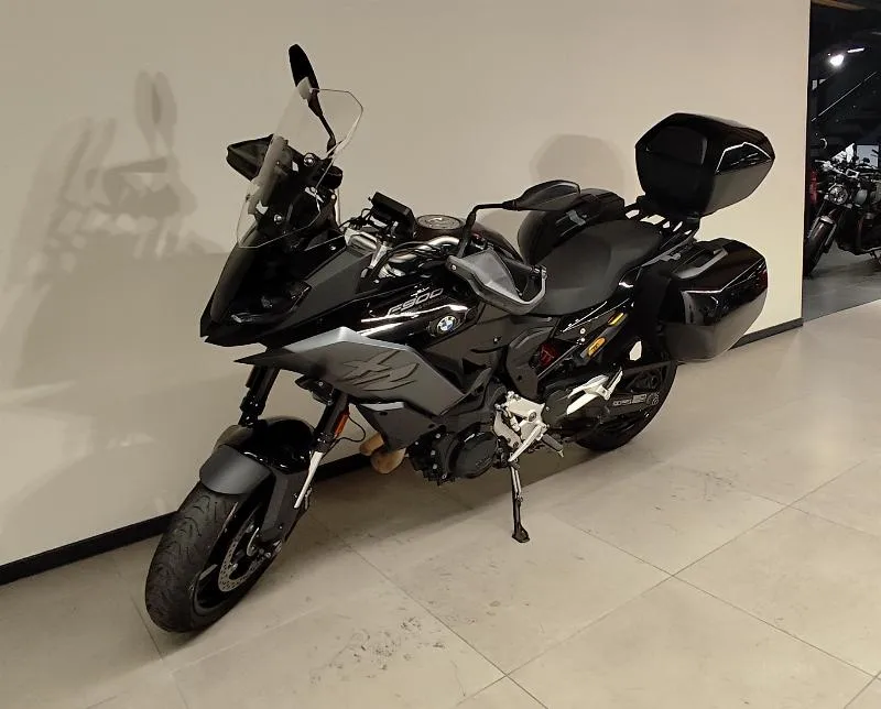 F 900 XR