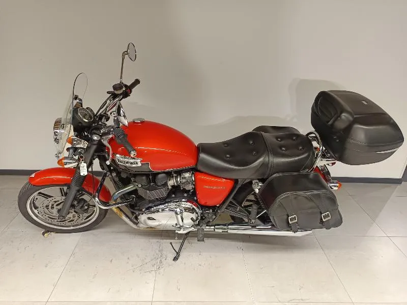 Bonneville T100