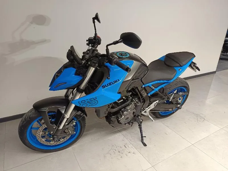 GSX8S