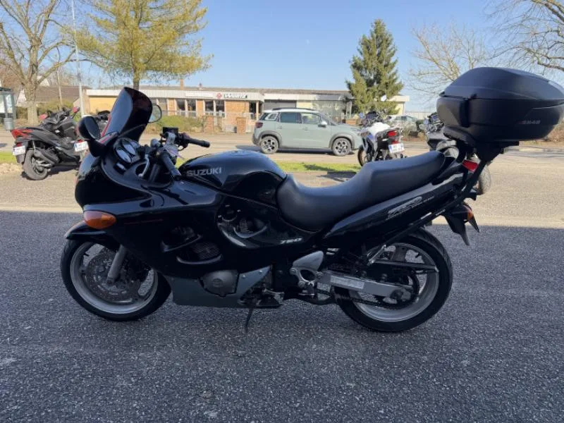 GSXF 750