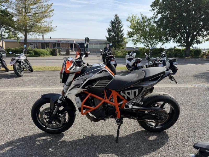 DUKE 690