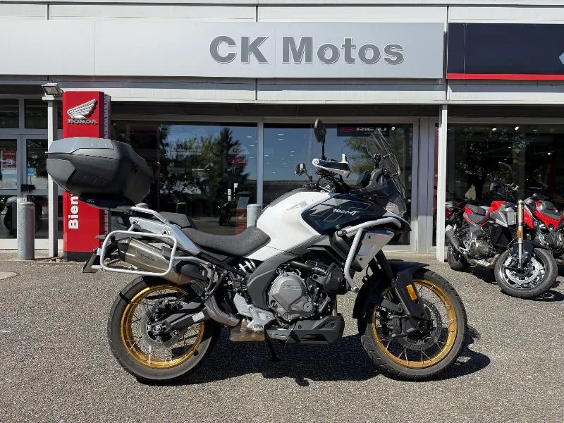 MT 700