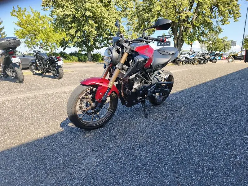 CB 125  R
