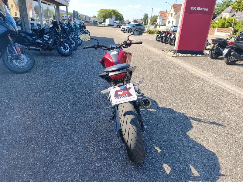 CB 125  R