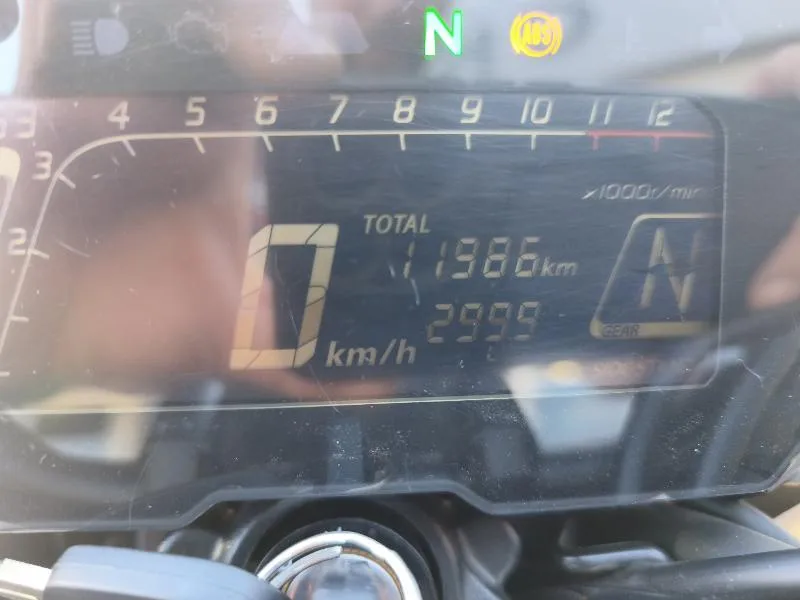 CB 125  R