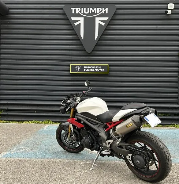 SPEED TRIPLE 1050 R