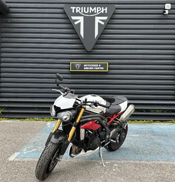 SPEED TRIPLE 1050 R