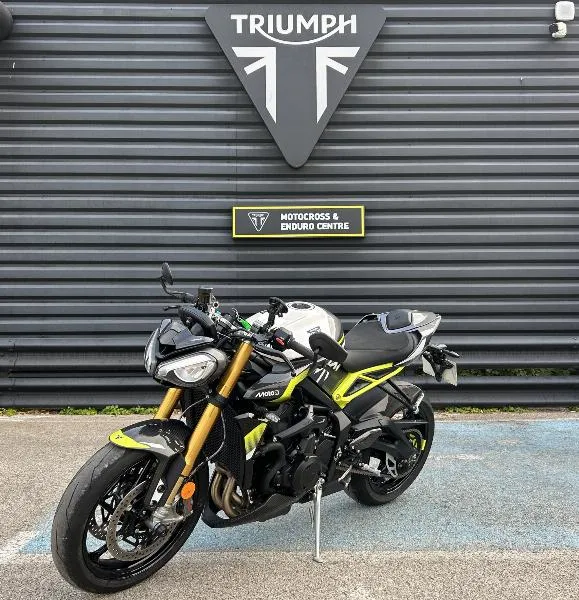 STREET TRIPLE 765 MOTO2 EDITION
