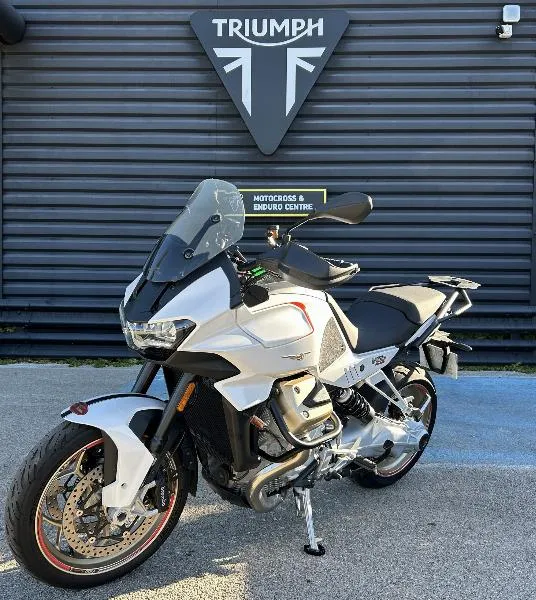V100  MANDELLO