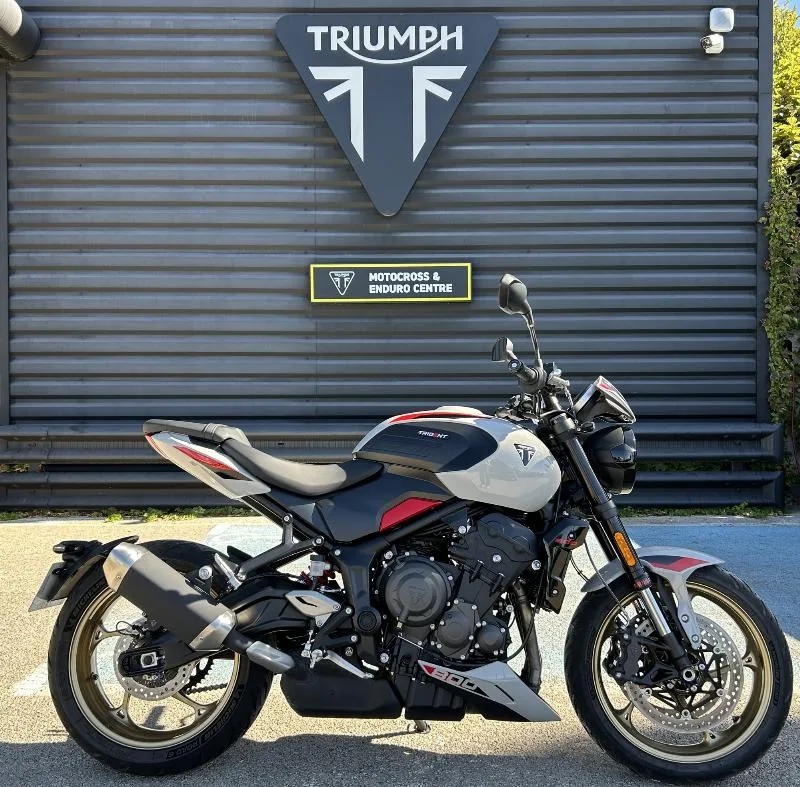 TRIDENT 800