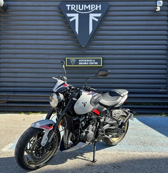TRIDENT 800
