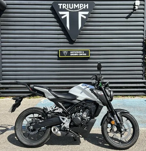 CB 125  R