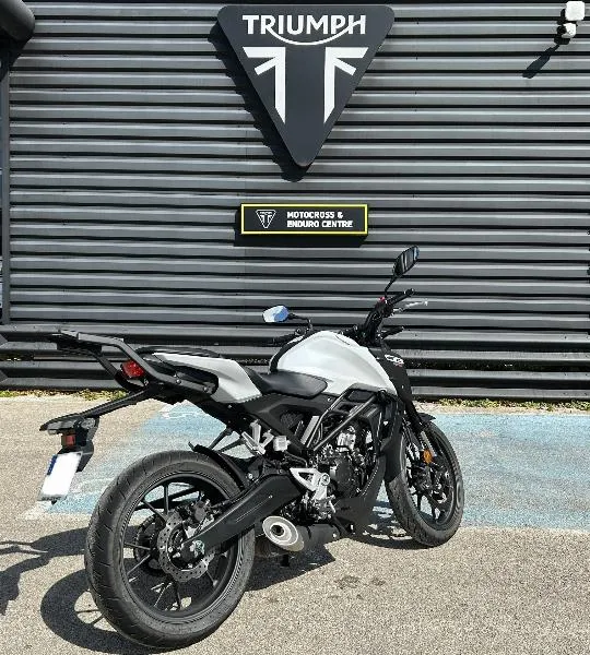 CB 125  R