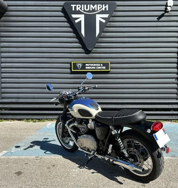 BONNEVILLE T120