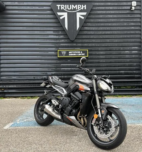 STREET TRIPLE 765 RS
