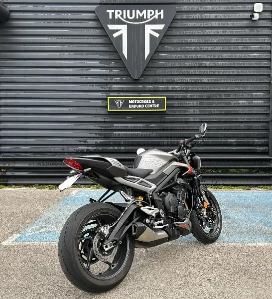STREET TRIPLE 765 RS