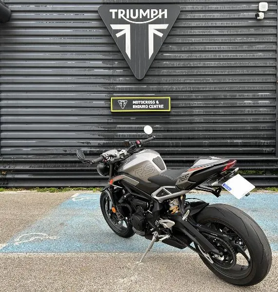 STREET TRIPLE 765 RS