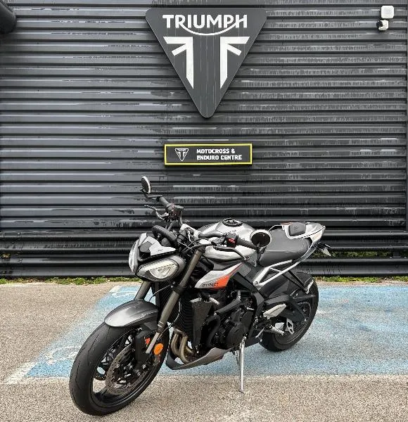 STREET TRIPLE 765 RS