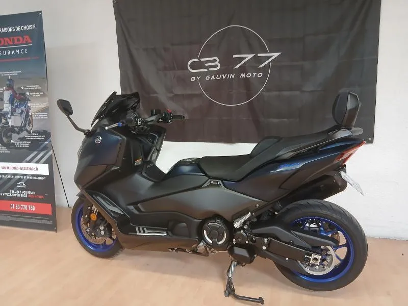 XP TMAX 560