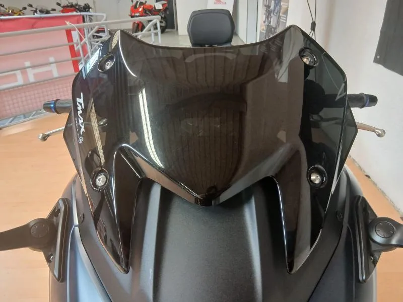 XP TMAX 560